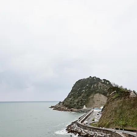 Confort Y Calma Junto Al Mar, Vistas A Gaztatape * Getaria